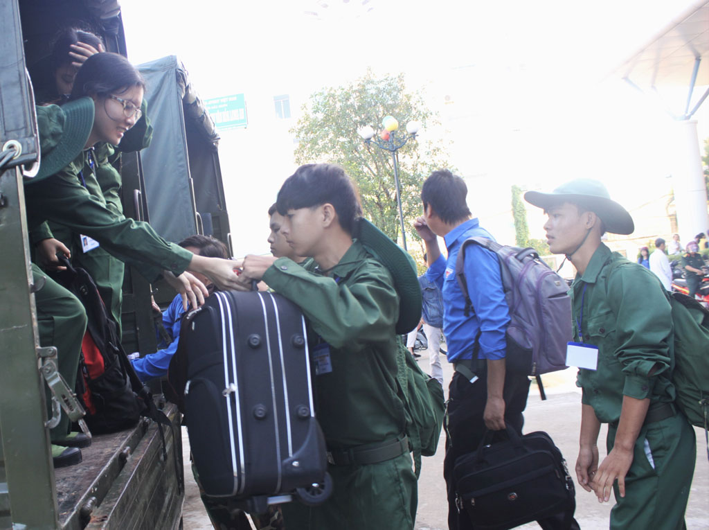 Chương trình Học kỳ quân đội được tổ chức thường niên, thu hút đông đảo học sinh tham gia