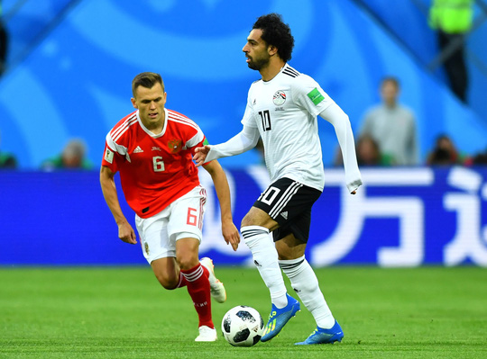 Cheryshev đối đầu cùng Mohamed Salah