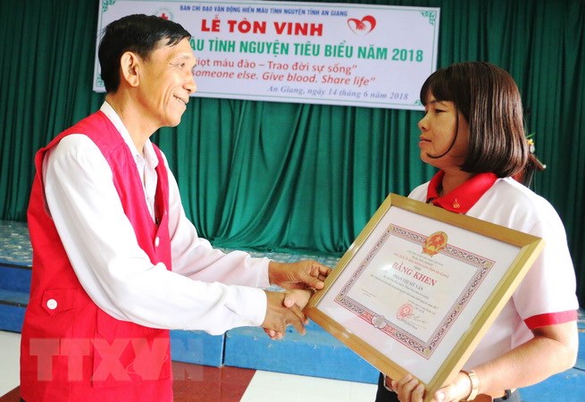 Người phụ nữ nghèo với 28 lần hiến máu tình nguyện cứu người