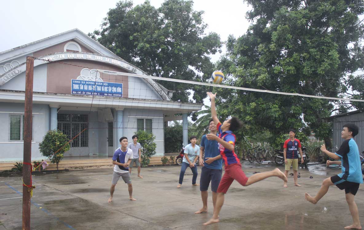 Khi trung tâm văn hóa - thể thao và học tập cộng đồng cấp xã, nhà văn hóa ấp có khuôn viên rộng, khu thể thao, đồ chơi cho trẻ em, thiết bị âm thanh,… và được mở cửa thường xuyên thì sẽ thu hút được người dân đến vui chơi, tập thể thao