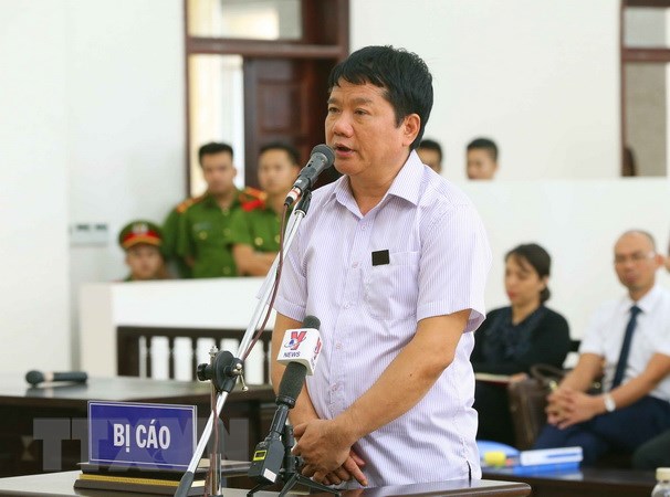 Bị cáo Đinh La Thăng nói lời sau cùng trước khi tòa nghị án để tuyên án. (Ảnh: Doãn Tấn/TTXVN)