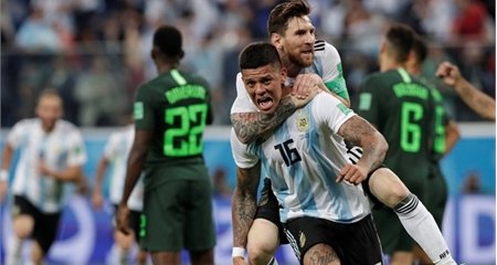 Rojo và Messi đưa Argentina và vòng 1/8