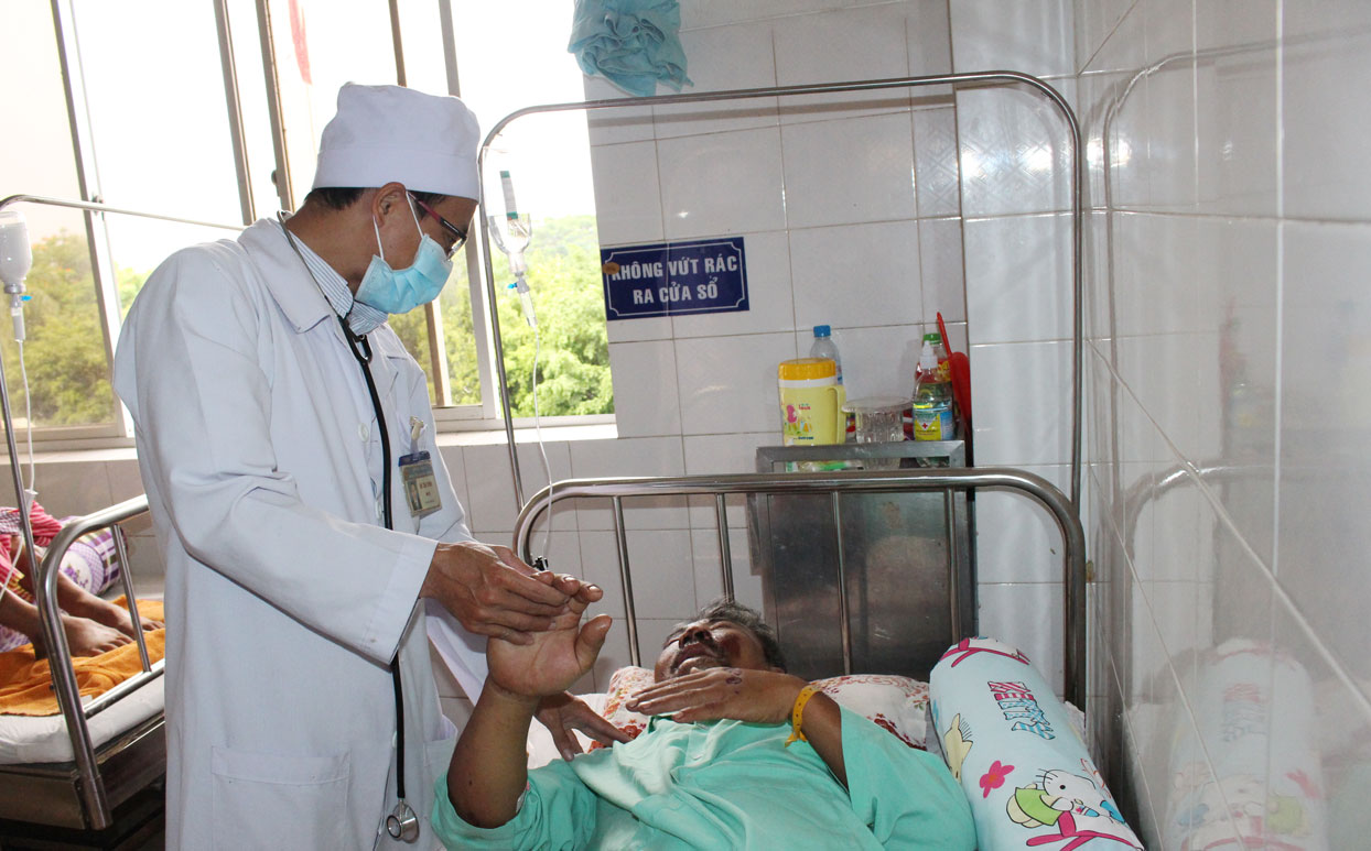 Nâng cao chất lượng khám, chữa bệnh là một trong các giải pháp khắc phục tình trạng quá tải bệnh viện