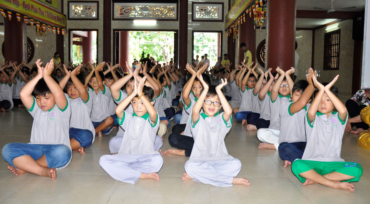 Tham gia khóa tu mùa hè là trải nghiệm bổ ích cho thanh, thiếu niên