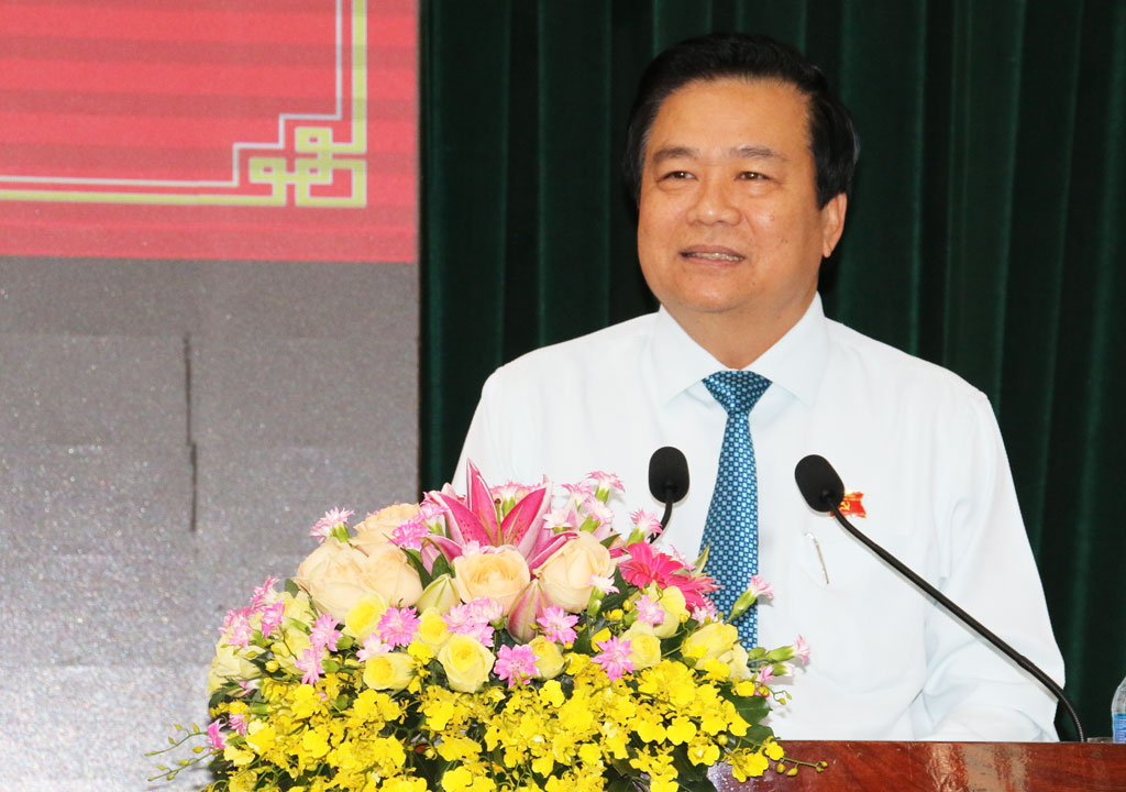 Bí thư Tỉnh ủy, Chủ tịch HĐND tỉnh - Phạm Văn Rạnh đề nghị các đại biểu tập trung nghiên cứu, thảo luận, đóng góp tại hội nghị