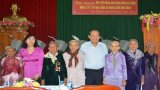 Phó Thủ tướng Thường trực Chính phủ thăm, tặng quà Mẹ VNAH và học sinh nghèo hiếu học