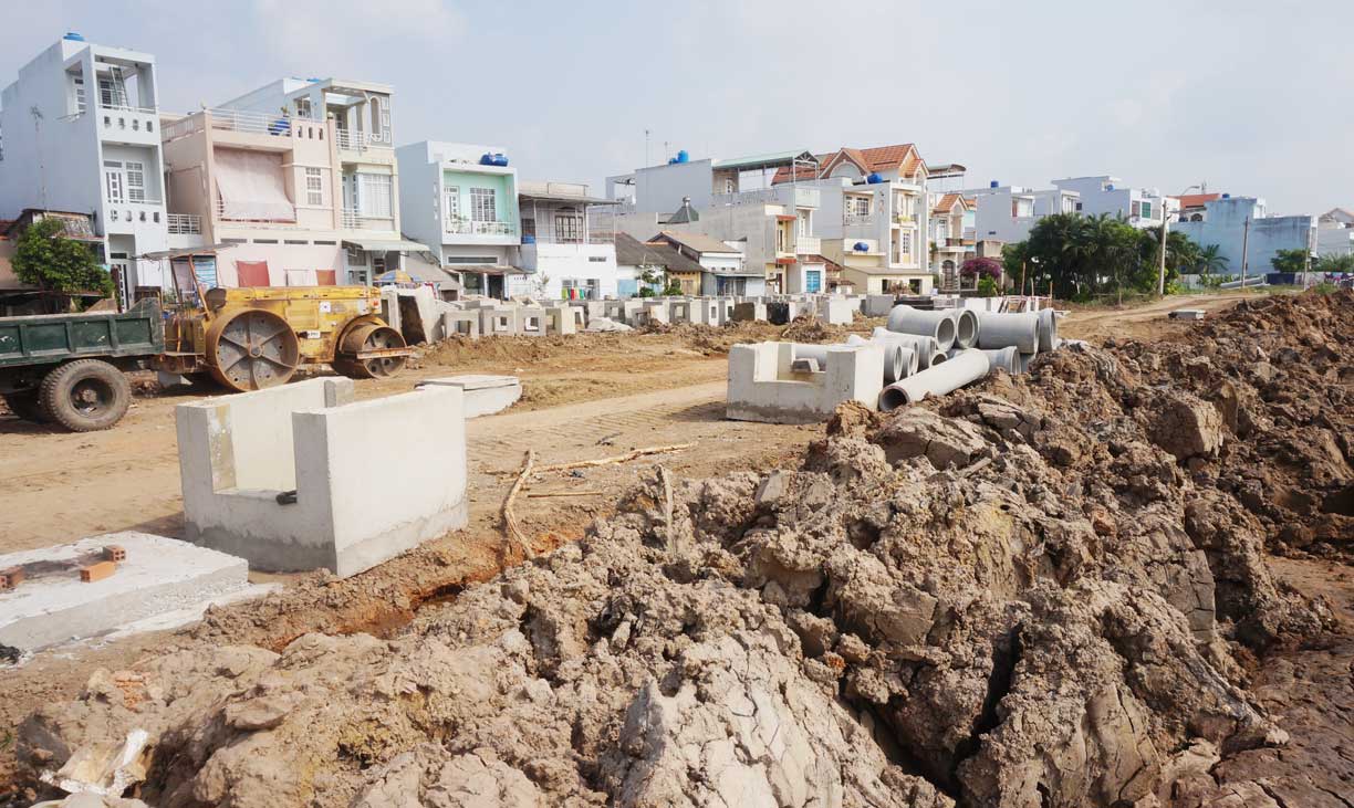 Ngăn chặn xây dựng không phép tại các dự án kinh doanh bất động sản: Ngành chuyên môn ra văn bản hướng dẫn cấp giấy phép xây dựng Thời gian gần đây, nhiều dự án kinh doanh bất động sản tiến hành xây dựng hạ tầng nhưng chưa có giấy phép xây dựng