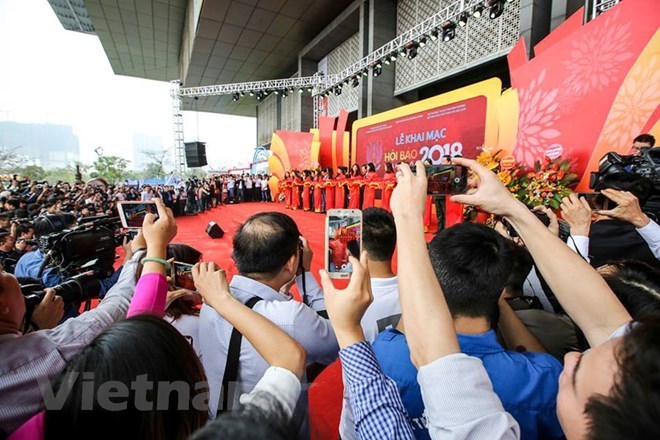 Over 19,000 reporters receive press cards nationwide
