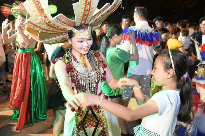Cách nào để biến lễ hội thành thương hiệu quốc tế? Lễ hội đường phố tại Đà Nẵng