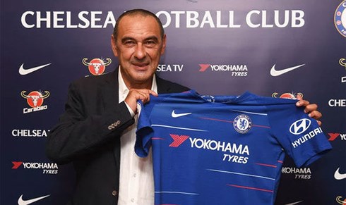 Đáng chú ý, trợ lý của HLV Maurizio Sarri sẽ là huyền thoại của Chelsea, Gianfranco Zola. (Ảnh: Getty)  