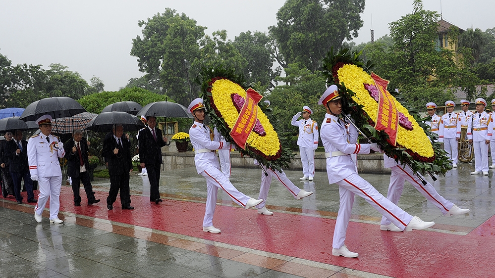 Leaders pay tribute to heroic martyrs