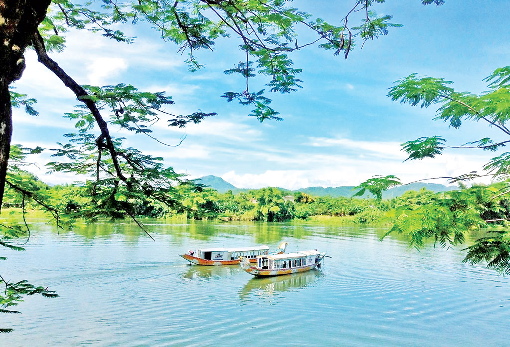 Sông Hương êm đềm, chất chứa bao u hoài của miền đất cố đô