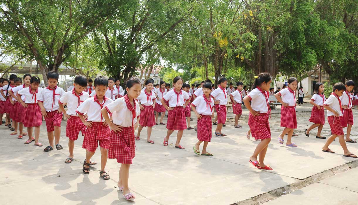 Tham gia bảo hiểm y tế có vai trò quan trọng trong chăm sóc sức khỏe học sinh, giúp các em an tâm học tập