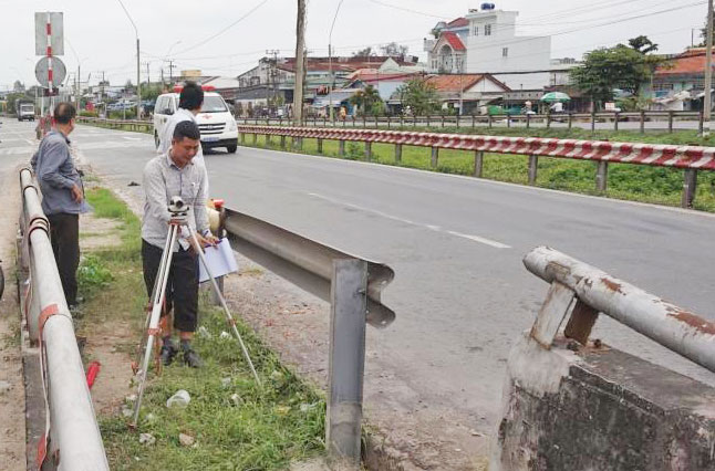 Đo đạc , khảo sát sửa chữa cầu Voi 1.