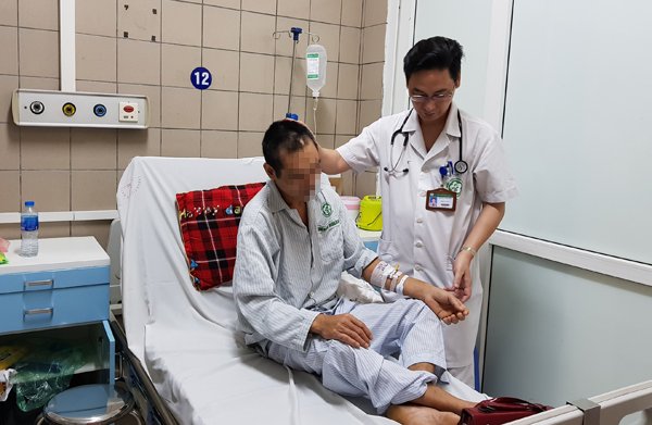 Bệnh nhân ở Hà Nam điều trị gần 1 tháng nhưng vẫn chưa được xuất viện do xử trí ban đầu chậm trễ