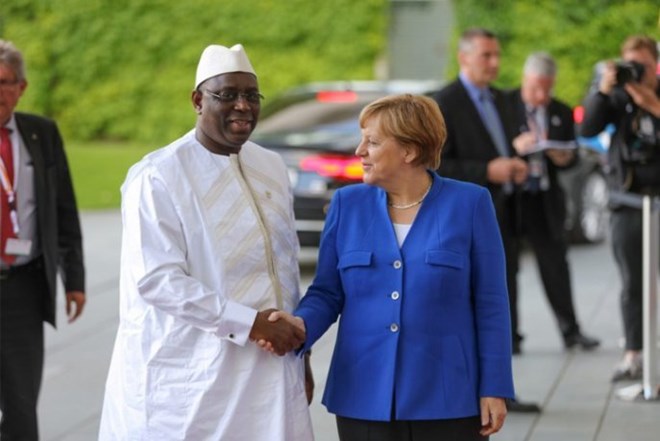Thủ tướng Đức Angela Merkel và Tổng thống Senegal Macky Sall. (Nguồn: fajarinfos.com)
