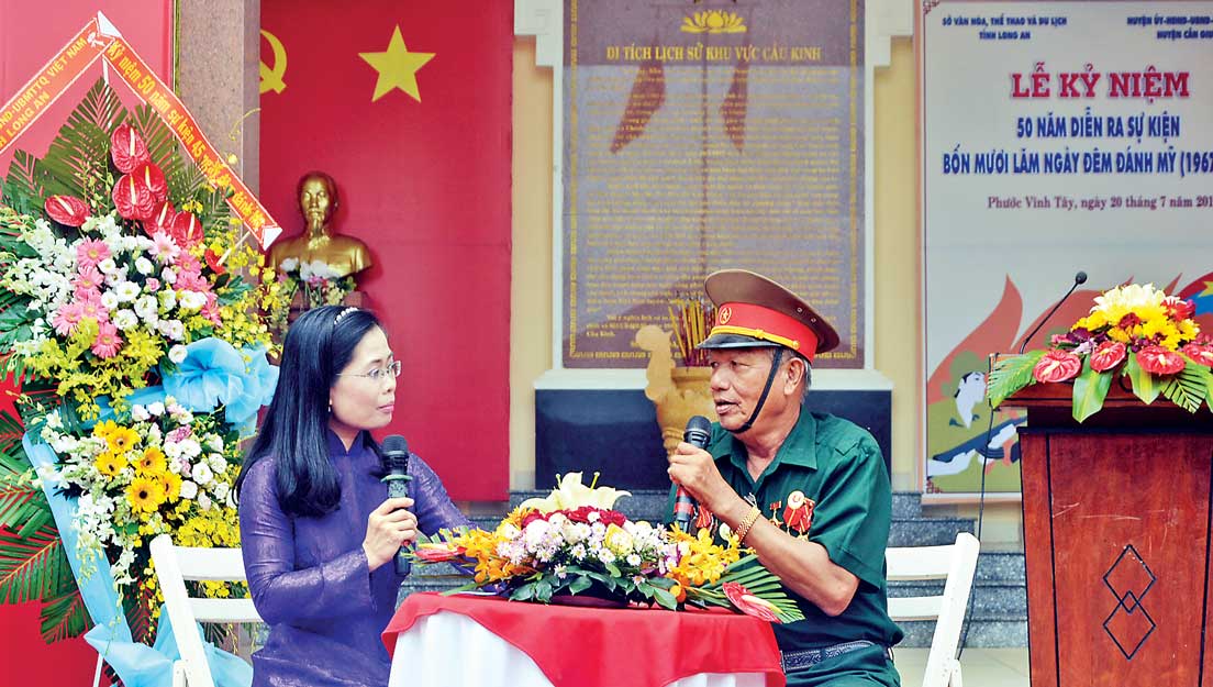 Cựu chiến binh Nguyễn Văn Kiểm trong một lần giao lưu với thế hệ trẻ