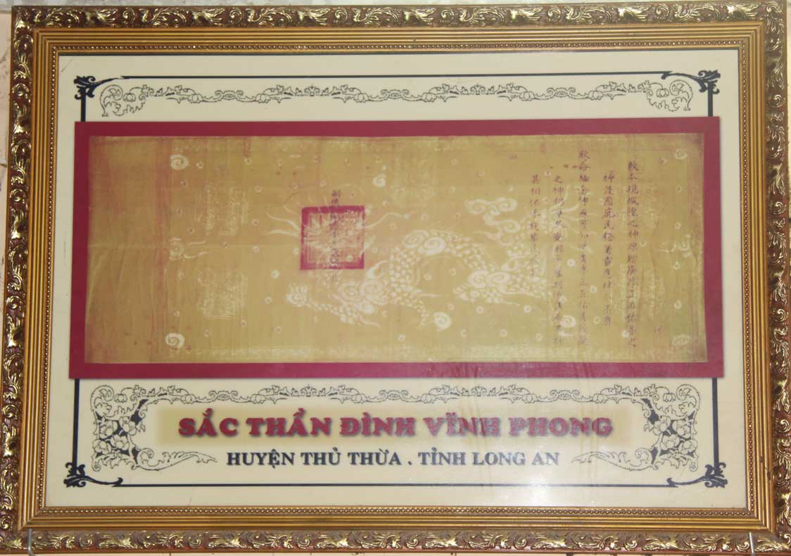 Đình thần - Nơi lưu giữ nét văn hóa truyền thống: Bài 1 - Tìm về nguồn cội Bản copy sắc thần đình Vĩnh Phong