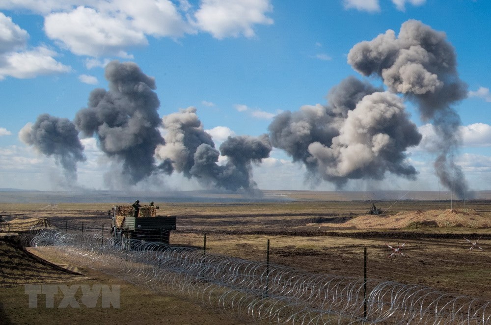 Đạn pháo nổ tại cuộc tập trận Vostok-2018 ở miền Đông Siberia ngày 13/9. (Ảnh: AFP/TTXVN)