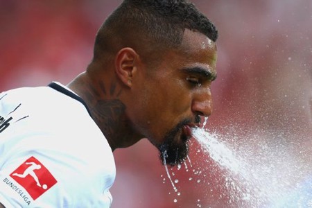 Boateng quả thực hết sức may mắn…