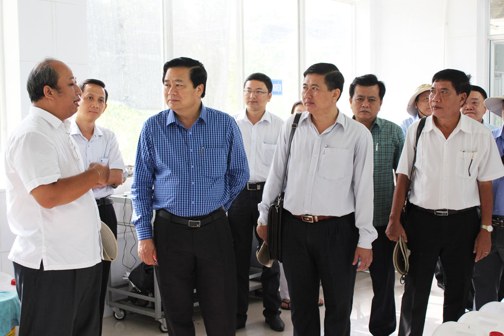 Bí thư Tỉnh ủy Long An – Phạm Văn Rạnh làm việc với Công ty Cổ phần Nghiên cứu bảo tồn và Phát triển dược liệu Đồng Tháp Mười
