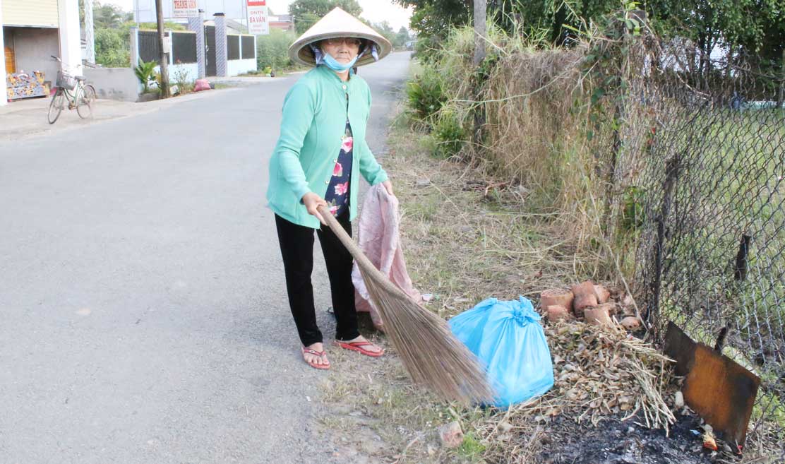 71 tuổi, bà Đỗ Thị Thơm vẫn âm thầm làm những việc vì lợi ích cộng đồng