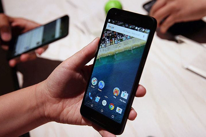 Google bắt đầu "thử lửa" với thị trường phần cứng bằng Nexus One. Ảnh: AFP