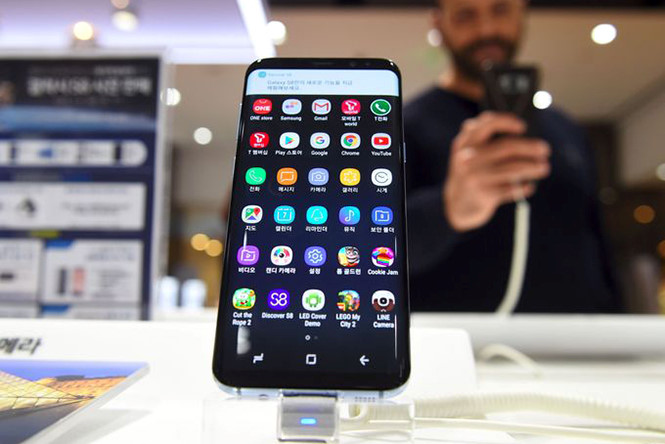 Điện thoại Android ngày càng trở nên hấp dẫn với các tính năng hiện đại. Ảnh: AFP
