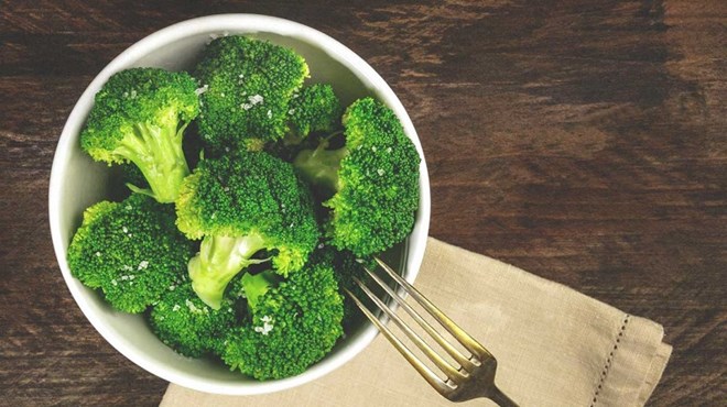 Hai hợp chất sulforaphane và indoles có trong bông cải xanh sẽ cải thiện tình trạng stress, tổn thương tế bào, đồng thời làm chậm quá trình lão hóa cơ thể và ngăn ngừa ung thư