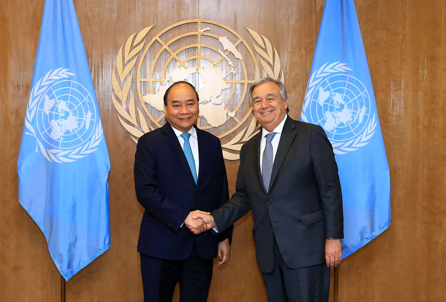 Thủ tướng Nguyễn Xuân Phúc và Tổng Thư ký LHQ Antonio Guterres - Ảnh: VGP/Quang Hiếu