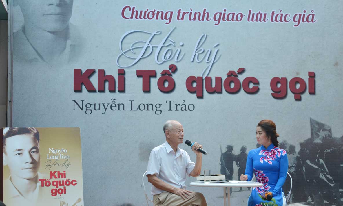 Tác giả Nguyễn Long Trảo giao lưu, giới thiệu cuốn hồi ký với khán giả trẻ tại Đường sách Nguyễn Văn Bình