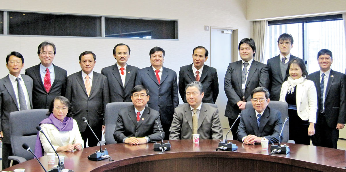 Đoàn đại biểu tỉnh Long An thăm và làm việc tại tỉnh Hyogo Nhật Bản  (năm 2012)
