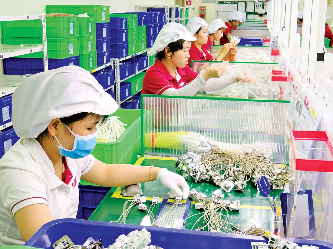 Long An - Điểm sáng trong thu hút đầu tư nước ngoài Hoạt động sản xuất tại Công ty TNHH MTV Semitec Electronic