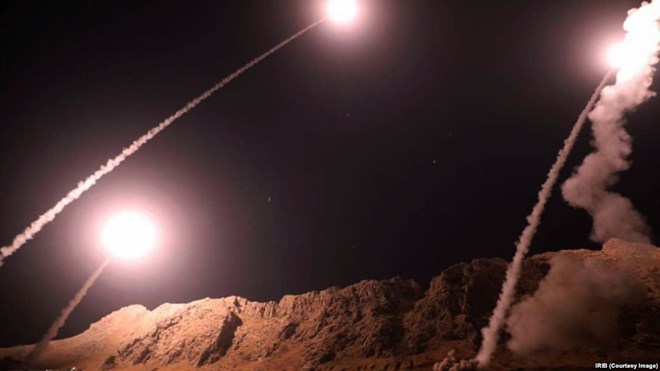 Iran: Cuộc tấn công tên lửa tại Syria đã tiêu diệt 40 thủ lĩnh IS Iran tấn công tên lửa tại Syria. (Nguồn: IRIB)