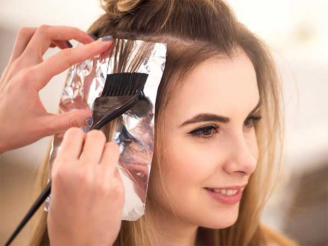 Thử nghiệm tóc: Đây là điều quan trọng nhất bạn cần ghi nhớ khi nhuộm tóc
