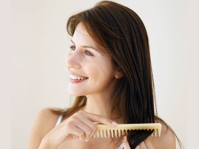 Khi tự nhuộm tóc tại nhà, điều quan trọng nhất mà bạn cần nhớ đó là chia phần tóc một cách thích hợp