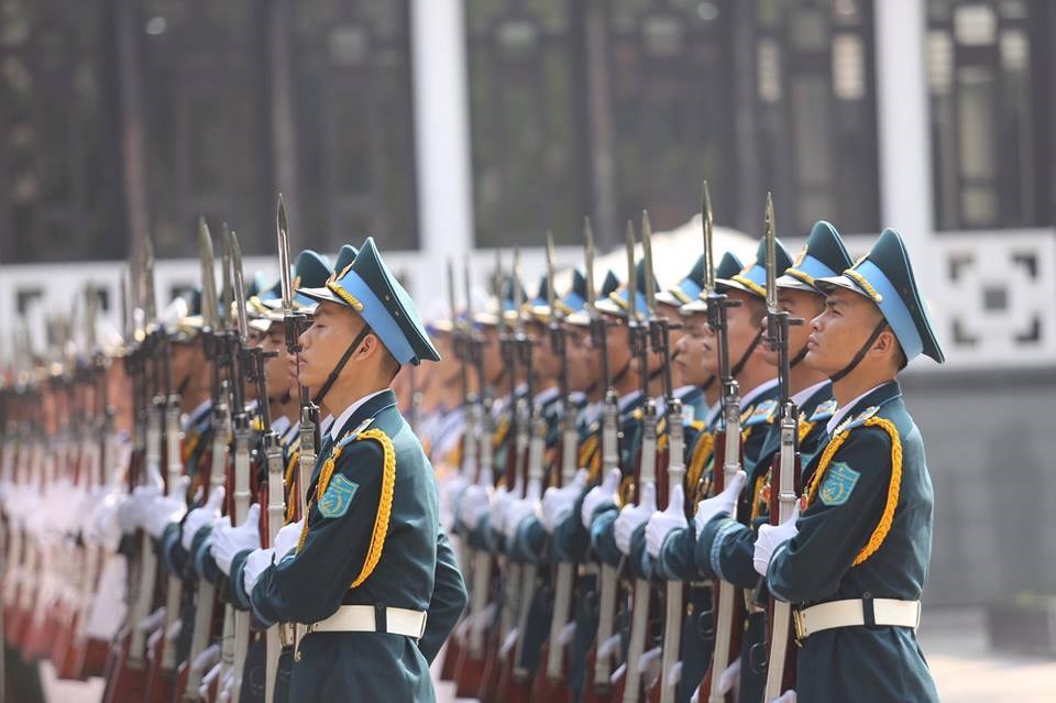 Lực lượng chuẩn bị cho lễ truy điệu Tổng Bí thư Đỗ Mười (Ảnh: Minh Sơn/Vietnam+)