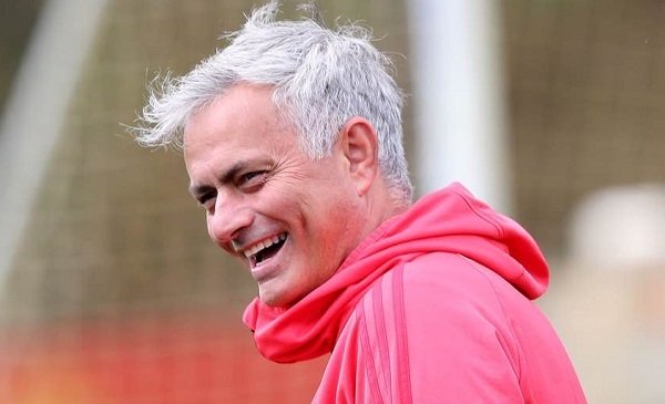 Có thông tin Mourinho muốn chuồn khỏi MU với khoản tiền bồi thường 12 triệu bảng cho... nhẹ đầu
