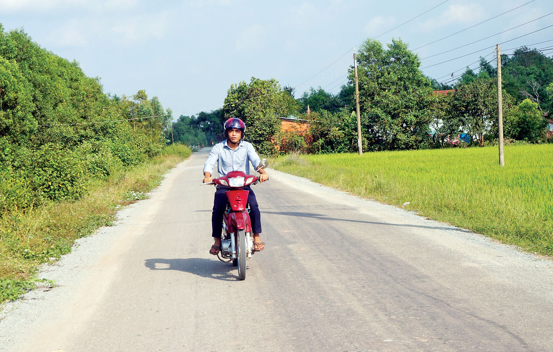 Công trình trọng điểm tráng nhựa đường kênh Bà Mùi, xã Mỹ Thạnh Bắc, hoàn thành trong năm 2017