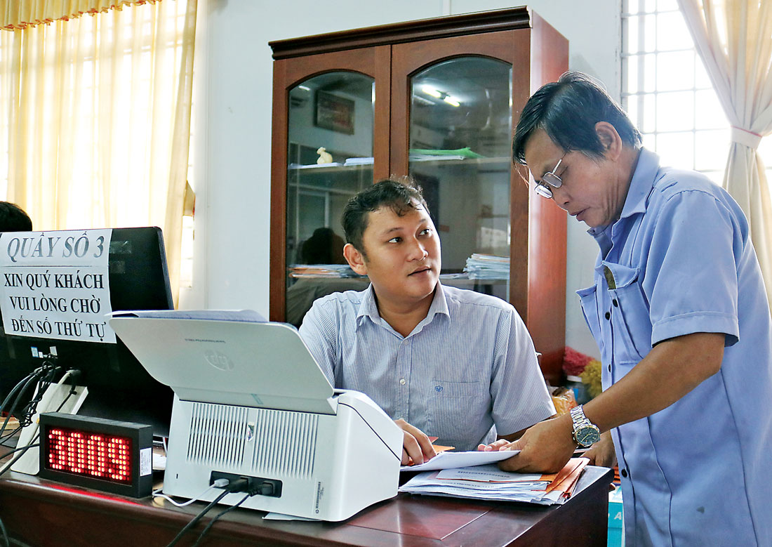 Giải quyết thủ tục hành chính của huyện ngày càng nhanh, gọn, tiết kiệm thời gian, chi phí cho người dân và doanh nghiệp