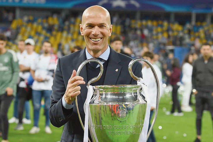 Zidane chia tay Real hè vừa qua