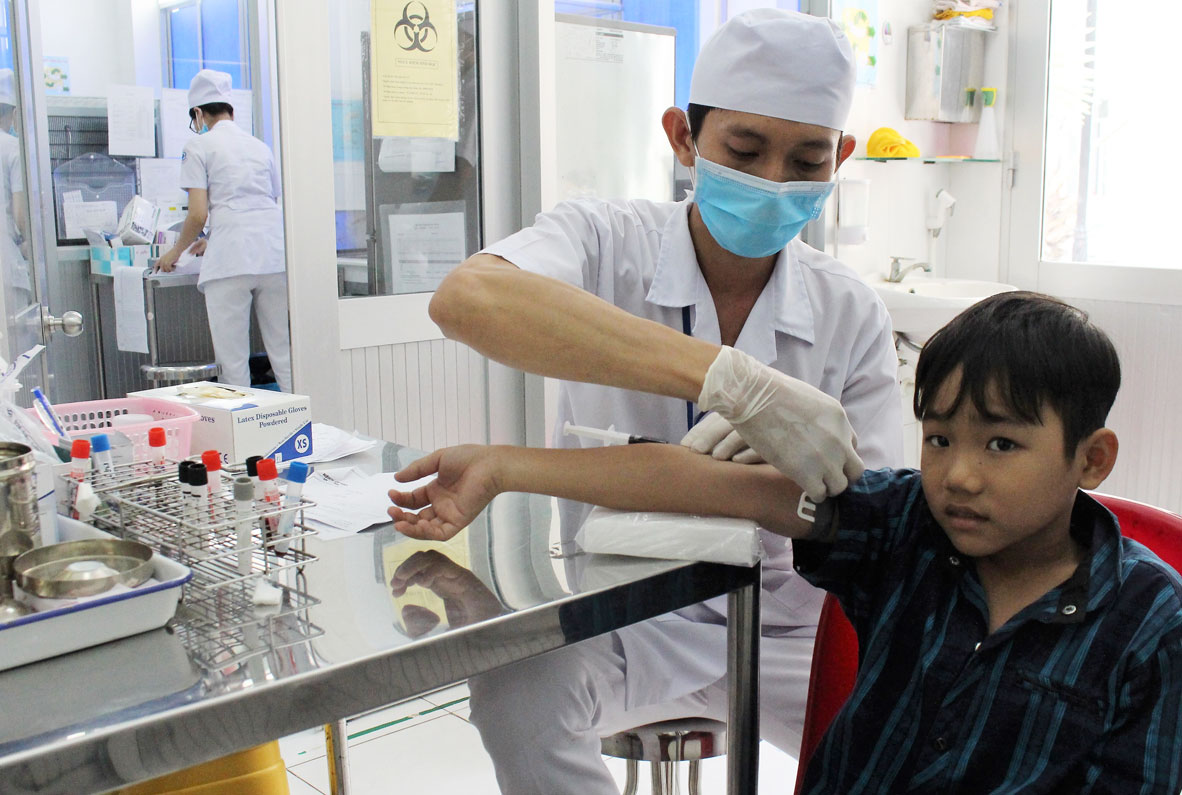 Bảo hiểm y tế học sinh, sinh viên: Thêm lợi ích, giảm nỗi lo Tham gia BHYT, học sinh được hưởng nhiều quyền lợi về chăm sóc sức khỏe
