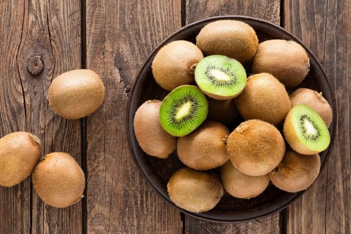 Kiwi: Là một loại trái cây tuyệt vơi giúp ổn định tâm trạng, dễ đi vào giấc ngủ, ổn định lại tâm trạng và hệ thần kinh.