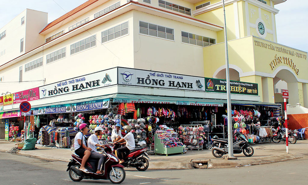 Long An leader requires Kien Tuong town to focus on commerce-service
