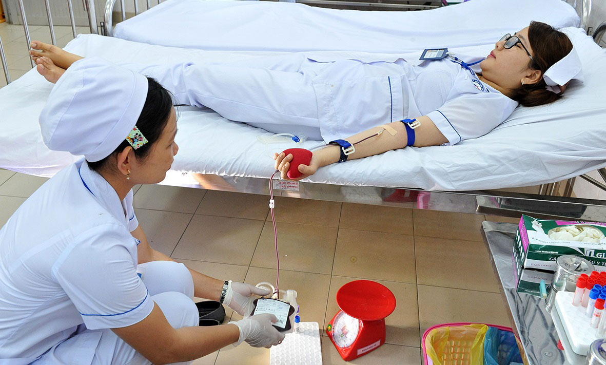 Tuần lễ Hiến máu tình nguyện được sự hưởng ứng tích cực của tập thể y, bác sĩ, nhân viên Bệnh viện Đa khoa Long An