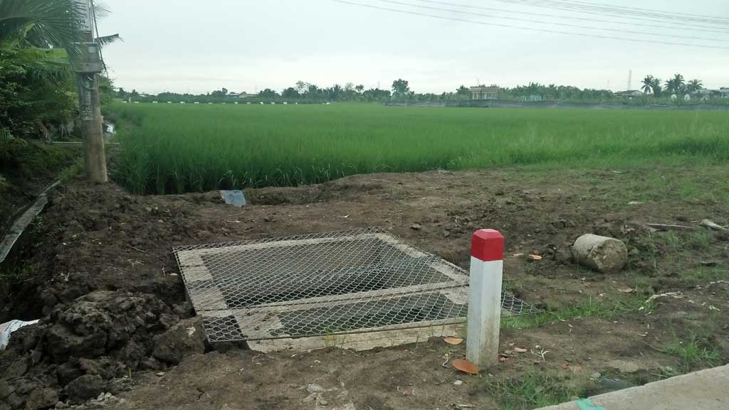 Đường cống thoát nước được huyện Tân Trụ đầu tư và thi công hoàn thành. Từ đó, 9 hộ dân tiến hành sản xuất lại trên diện tích gần 5ha đất sau nhiều năm bỏ hoang