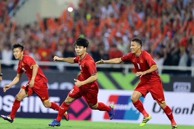 Tuyển Việt Nam được nhân thêm niềm vui sau trận thắng Malaysia. Ảnh AFF