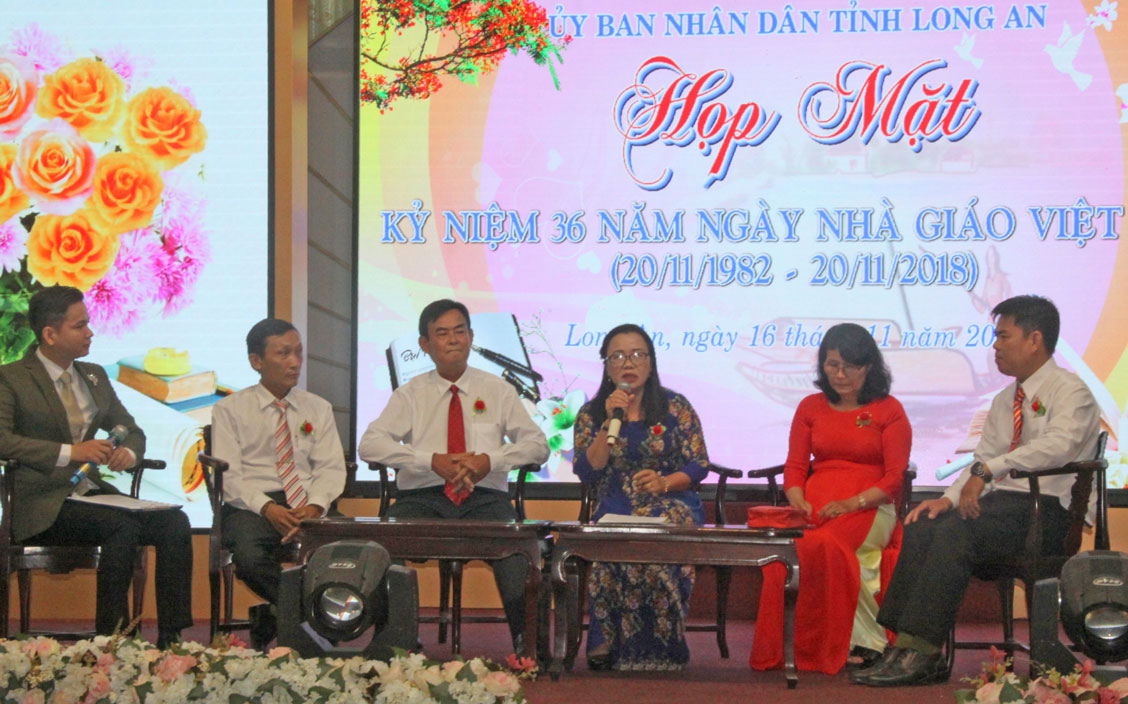 Nhà giáo - những tấm gương sáng Các nhà giáo giao lưu, chia sẻ kinh nghiệm