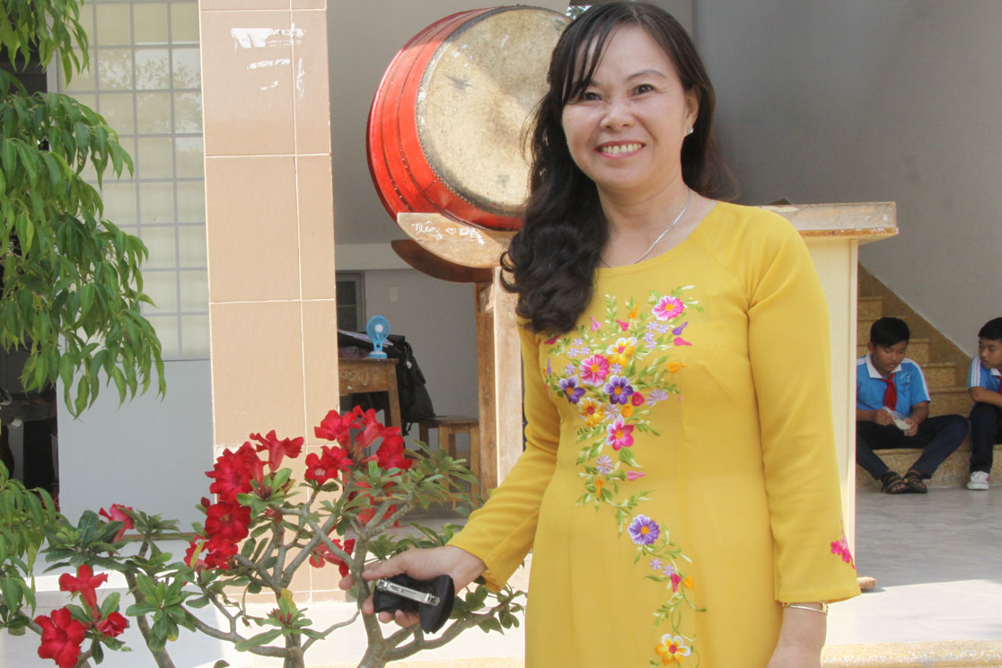 Những người “đưa đò” tận tụy - Bài 3: Dạy học bằng cả cái tâm người thầy Cô Nguyễn Thị Kim Nương