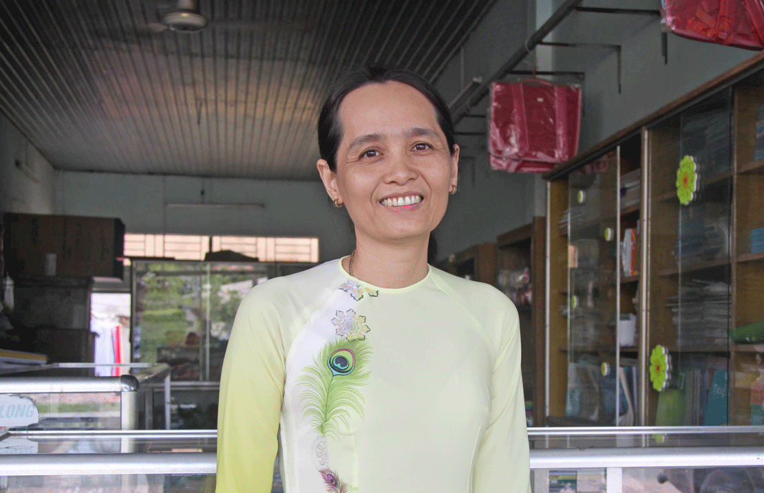 Những người “đưa đò” tận tụy - Bài cuối: Chủ động xin về vùng sâu Nghề dạy học được xem là nghề cao quý nhất trong những nghề cao quý. Bởi, những thầy giáo, cô giáo luôn yêu nghề, mến trẻ, dạy học bằng cả cái tâm và cống hiến hết sức mình vì học sinh thân yêu. Họ như những con đò âm thầm, lặng lẽ đưa từng thế hệ học trò đến bến bờ tri thức.